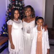 Três anos após a morte de Gloria Maria, filha baiana da jornalista faz homenagem emocionante