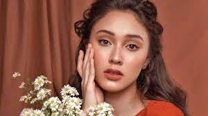 Menjadi salah satu sinetron yang digemari, tak heran jika biodata pemain mermaid in love 2 dunia kerap dicari oleh para. 29 Nama Pemain Love Story The Series Biodata Ayah Ken Ayah Maudy Giorgino Abraham Yasmin Napper Halaman All Surya Malang