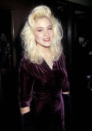 Weitere ideen zu bauchfreie tops, neonfarben, 90er mode. 90er Mode Die Besten Looks Der 90er Brigitte De