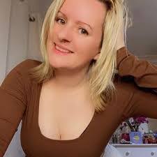 Harriet Swan's Instagram, Twitter & Facebook