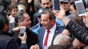 2019 yerel seçimlerinde cumhuriyet halk partisinden (chp) bolu belediye başkanlığına seçildi. Tanju Ozcan Kuran A El Basarak Yemin Ederek Goreve Basladi Gercek Gundem