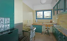 Margarete Schutte Lihotzky S Ground Breaking Fitted Kitchen For Ernst May S Terraced Housing Developments In The Siedlung Ro Bauhaus Interior May Haus