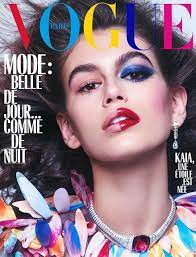 kaia gerber graces the cover of vogue paris october issue couvertures vogue magazine mode et couvertures du magazine vogue
