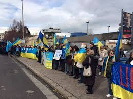 Ufficio consolare dell'ambasciata della federazione russa in. La Manifestazione Davanti All Ambasciata Russa A Roma Con La Richiesta Di Liberare Nadiia Savchenko Ambasciata D Ucraina Nella Repubblica Italiana
