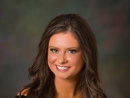 Anna Passmore's Instagram, Twitter & Facebook