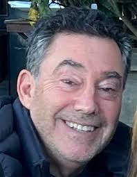 Lee Weinberg's Instagram, Twitter & Facebook