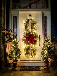 50 Awesome Outdoor Christmas Decor Ideas And Makeover Christmas Door Decorations Indoor Christmas Decorations Outdoor Christmas Decorations