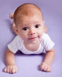 ¿cuáles son los movimientos de un bebé de 4 meses? Desarrollo Bebe 4 Meses Medio Bebe De Cuatro Meses Desarrollo Del Bebe Mes A Mes