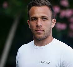 Juventus struggles to sell Arthur and McKennie