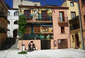 One of the most common sources for names in historical times was the place where someone came from. Satriano Di Lucania Ecco Il Borgo Piu Dipinto D Italia Foto Foto 1 Di 10 Siviaggia
