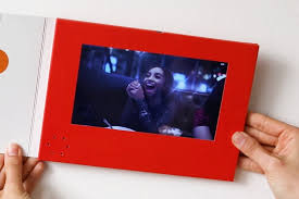 How to make gift cards with drawtify's free gift card maker. This Personalized Greeting Card With Lcd Display Is The Latest Way To Wish People Yanko Design