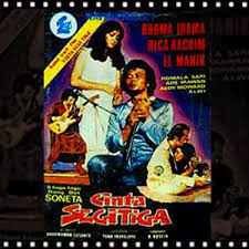 Sekarang anda juga dapat mengunduh video download lagu cinta segitiga ridho rhoma mp4. Soundtrack Film Cinta Segitiga Diskografi Rhoma Irama Rhoma Irama Com