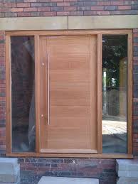 contemporary door frame in solid oak for new build low e gas filled glazing hand made in the uk by the besp jardins de casas portas de entrada arquitetura