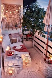 40 Ideas Hermosas Y Practicas Como Decorar La Veranda Nueva 2020 Pagina 2 De 40 Improvey Apartment Balcony Decorating Balcony Decor Best Outdoor Lighting