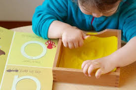 Giochi Montessori Fai Da Te 3 5 Anni Giochi In Casa Per Bambini Attivita Per Bambini Di 3 Anni Montessori Baby