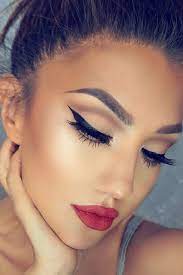 46 Stunning Holiday Makeup Ideas To Look Beautiful All Day Long Holiday Makeup Looks Christmas Makeup Look Winter Makeup