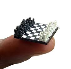 Das Spiel Der Konige Kann Jetzt An Der Spitze Ihres Fingers Passen Jedes Stuck Ist Sorgfaltig Handgefertigt Mit Epoxy Zusamme Schachfiguren Schachspiel Schach