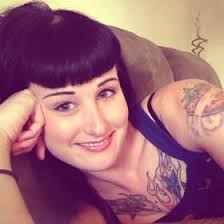 Amanda Halliday (pinuppandabug)