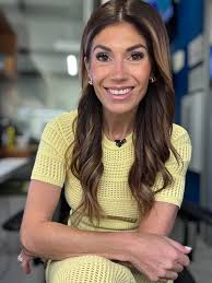 BreakingNews Maggie Smith, the legendary actress who played the dowager  Countess of Grantham in “Downton Abbey” and Professor Minerva McGonagall in  the Harry Potter films, died Friday. She was 89.