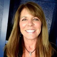 Danielle Lipson's Instagram, Twitter & Facebook