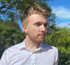 SAMUEL MCKEEVER Samuel McKeever is an honours student at Te Kōkī New  Zealand School of Music, taught by Wade Kernot and Margaret Medlyn. He is a  graduate of the Hawke's Bay-based youth