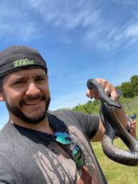 Hello, I saw that male Philaeus chrysops I photographed was producing some  white pellets from its back. I wonder what these pellets could be: feces or  something related to reproduction? Thanks.