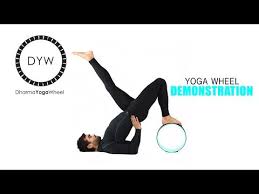 Deep Hip Flexor Stretch Intermediate Yoga Wheel Pose 7 Clever Yoga Youtube Hip Flexor Yoga Wheel Hip Flexor Stretch