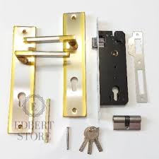 Pasalnya, pintu rumah model ini tidak mememakan banyak tempat saat dibuka. Handle Set Kunci Pintu Rumah Minimalis Kotak Samping Sn Gp Besar Shopee Indonesia
