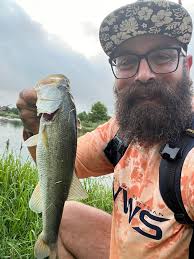 Yall think these the same fish? Caught a week or 2 apart around the same  weight 😂