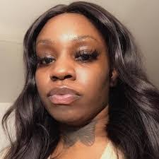 Tori Phillips's Instagram, Twitter & Facebook