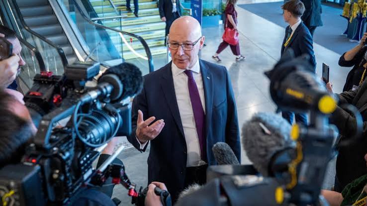 Burnham invites Swinney to work together on 'deeper Scottish devolution'