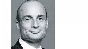 PvdA'er Jan Vos brengt werkbezoek aan Groningen