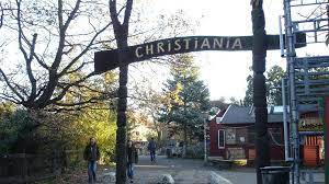 Hellström's thesis focused on the occupation of space, urban development and agricultural design of christiania's territory and houses. Freistadt Christiania Auf Eigene Gefahr Der Spiegel
