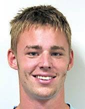 Broken hand doesn't stop Gross from gutsy vault