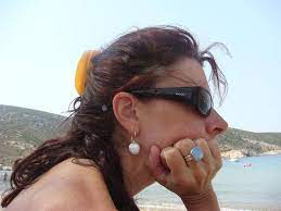 Check spelling or type a new query. Sakellaropoyloy Poia Einai H Prwth Gynaika Poy Prota8hke Gia Proedros Dhmokratias