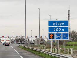 Les sociétés d'autoroutes ont pris l'habitude de faire payer les courts trajets moins cher pour favoriser les usagers locaux, obligés d'utiliser l'autoroute quotidiennement pour se rendre au travail. Vacances Comment Payer Le Peage Moins Cher