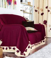 En este caso se combina con madera natural en un cuarto de invitados sencillo pero acogedor en el que los complementos textiles tienen gran protagonismo. Colcha Sofa Zara Home Off 71