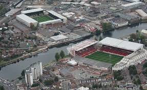 Chelsea vs fulham highlights and full match competition: Https Www Dailymail Co Uk Tvshowbiz Article 1318384 Mad Mens Christina Hendricks My Husband Thinks Odd Women Hit Me Html 2010 10 07t06 30 32z Yearly 0 7 Https I Dailymail Co Uk I Pix 2010 10 07 Article 1318384 0b81bcbc000005dc