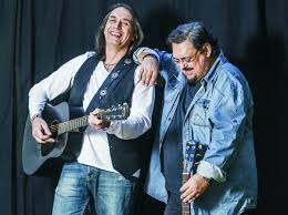 Τελευταία νέα και ειδήσεις για το tag λαυρέντης μαχαιρίτσας από το iefimerida.gr | ο λαυρέντης μαχαιρίτσας άνηκε σε μια γενιά τραγουδιστών που έφερε την . O Layrenths Maxairitsas Kai O Giannhs Kotsiras Me Thn Paraggelia Sto Sxhmatari Culturenow Gr