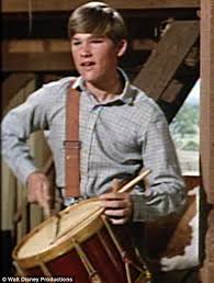 Movie legend kurt russell tells access hollywood live's natalie morales about the first time he laid eyes on his longtime love wyatt russell found hockey young, and it gave him an identity of his own. Goldie Hawn Thought Kurt Russell Was Too Young When They First Met Daily Mail Online