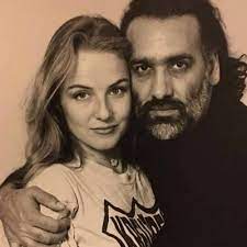 Sinan çetin'in oğlu rüzgar çetin'in öldürdüğü polisin babası, bugün diyanet i̇şleri başkanı zırhlı araca biniyorsa polisimiz ve askerimiz de binecek dedi. Rebekka Haas Cetin Nereli Kimdir Yasi Boy Kilo Biyografi