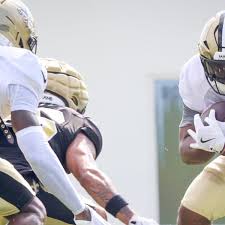 Chiefs RE-SIGN Clyde Edwards-Helaire! Saints Cut Ex-Champ? - Imagen principal del artículo