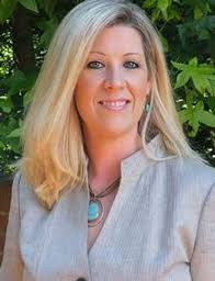 Lynette Dutton's Instagram, Twitter & Facebook