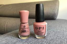 Lak koji danas predstavljam je deo sada više ne tako nove postavke essence lakova koju možete naći u dm i lilly drogerijama. Miss7 Test Jefitni Vs Skupi Lak Za Nokte U Cemu Je Razlika Miss7 24sata Hr