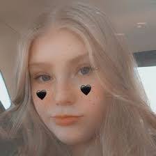 Ella Seaman's Instagram, Twitter & Facebook