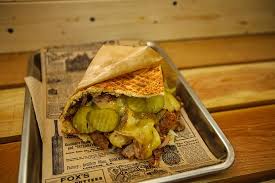 Le pain, c'est un des aliments préférés des français. Le Raclette Pain Maison Picture Of Luks Kebab Paris 10 Tripadvisor