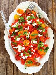 Merguez Mit Heiss Kaltem Tomatensalat Ein Wm Rezept Rezept Tomatensalat Gegrilltes Essen Lebensmittel Essen