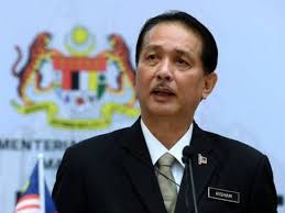 Berdasarkan teori pembelajaran pengalaman kolb, proses pembelajaran pengalaman melibatkan 4 peringkat terdiri pengalaman konkrit, konseptualisasi abstrak, pemerhatian reflektif dan eksperimen aktif. Kluster Tempat Kerja Komuniti Rekod Empat Kluster Baharu