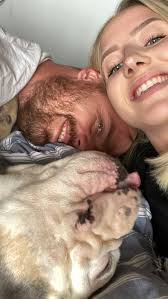 ❤️ Stop med at tilpasse dig andres forventninger. Den rigtige vil elske dig  for den, du er, ikke for den, du prøver at være ❤️