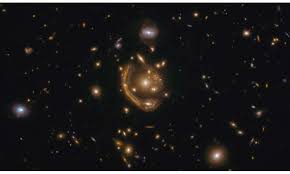 En el disco existen brazos más luminosos donde se concentran las estrellas más jóvenes y brillantes. Vpwzg0x 3jf M